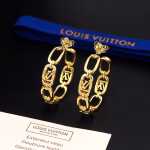 The new earrings focus on the My LV Chain element of Louis Vuitton sunglasses. - Image 9
