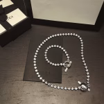 Engraved Pattern Weave Clasp Wang Jiaer's Same Style 2020 Spring Collection - Image 4