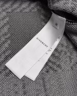 Givenchy's new knitted crewneck sweater - Image 6