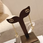 𝐃𝐈𝐎𝐑'  Letter Tassel Star  Pearl Earrings - Image 3