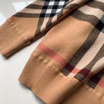 Burberry 2023 Classic Evergreen Checked Long-Sleeve Sweater Coat - Image 6