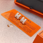 Hermès earrings, 1:1 original from the counter. New starry sky H Hermès earrings, super good texture, exquisite craftsmanship, very versatile and cute 😜😜, in stock. - Image 5