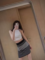 Miu Miu 2022 Spring/Summer New Black and White Striped Skirt - Image 6