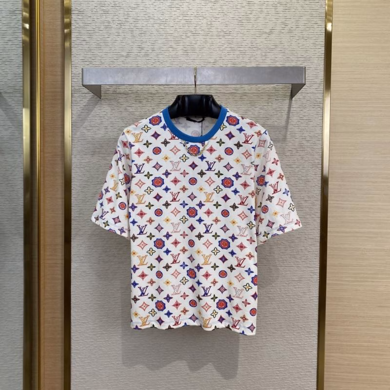 2 LV Louis Vuitton Collar Chain All-Over Print Short-Sleeve T-Shirt - Image 1
