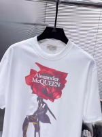 McQueen's new crew neck short-sleeve T-shirt - Image 9