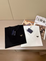 Prada 2025 Spring/Summer New Product: Short-Sleeve T-Shirt with Enamel-Filled Metal Triangle Logo - Image 5